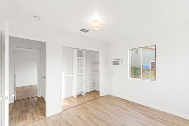 404 S Shasta Avenue, Farmersville, CA 93223