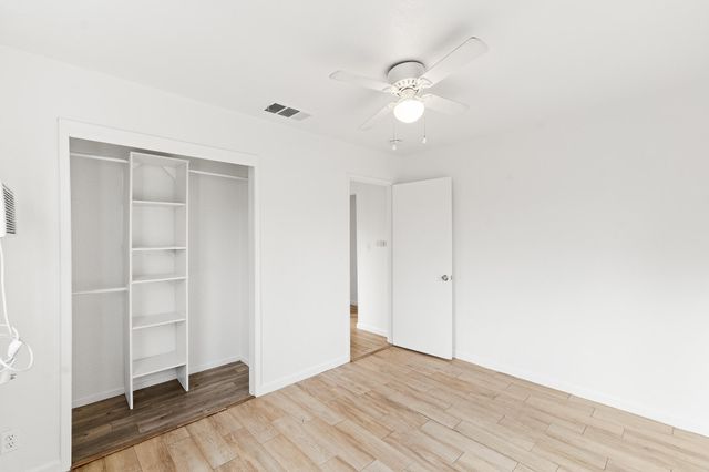 404 S Shasta Avenue, Farmersville, CA 93223