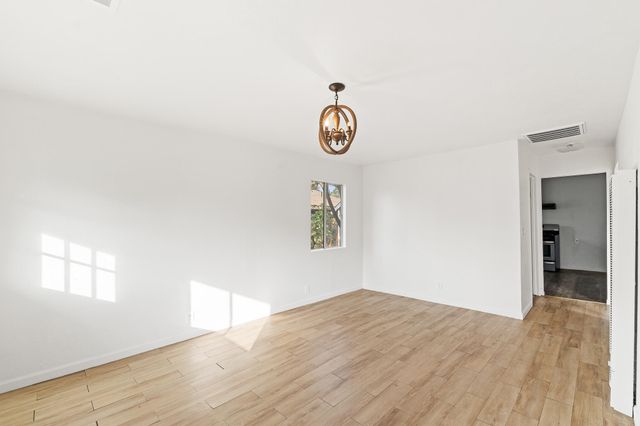 404 S Shasta Avenue, Farmersville, CA 93223