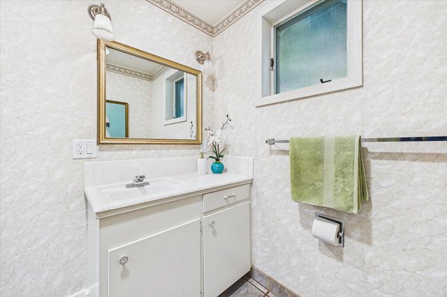 3255 Buttermilk Lane, Arcata, CA 95521