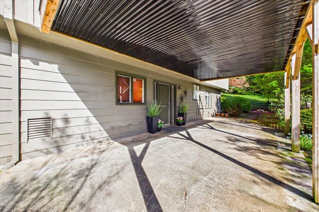 3255 Buttermilk Lane, Arcata, CA 95521