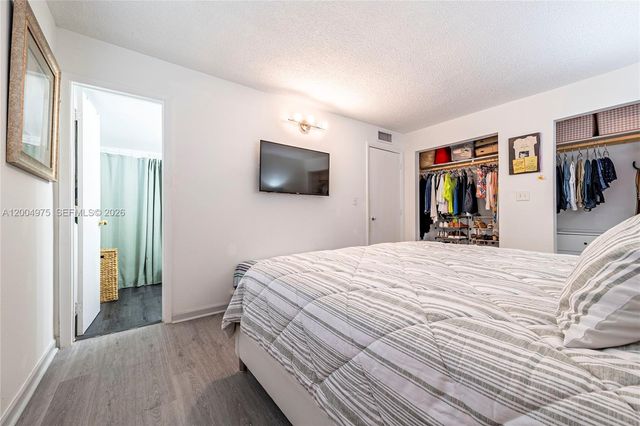 4524 SW 54th St 501-W, Dania Beach, FL 33314