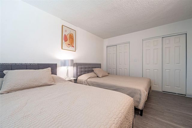 4524 SW 54th St 501-W, Dania Beach, FL 33314