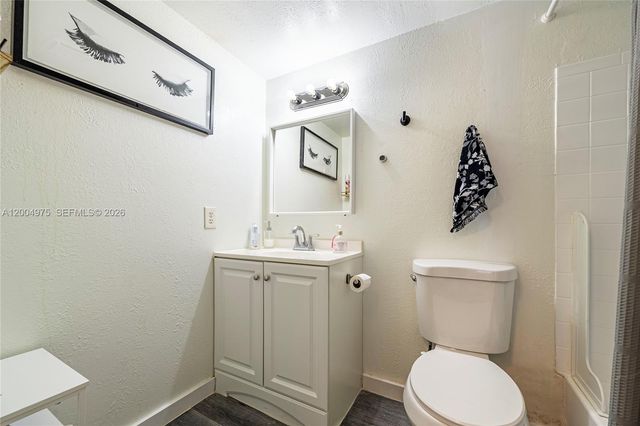 4524 SW 54th St 501-W, Dania Beach, FL 33314