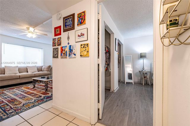 4524 SW 54th St 501-W, Dania Beach, FL 33314