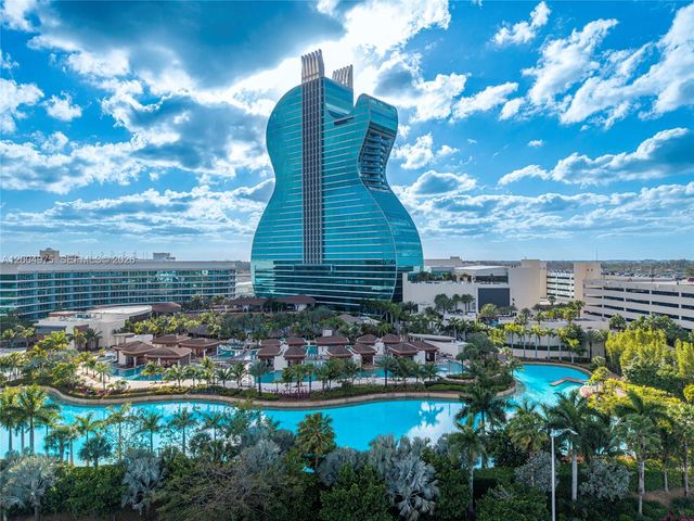 4524 SW 54th St 501-W, Dania Beach, FL 33314