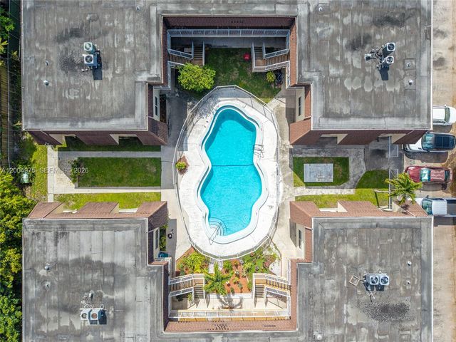 4524 SW 54th St 501-W, Dania Beach, FL 33314