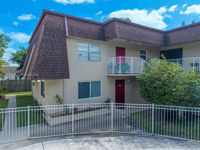 4524 SW 54th St 501-W, Dania Beach, FL 33314