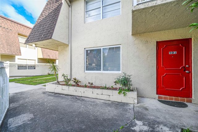 4524 SW 54th St 501-W, Dania Beach, FL 33314