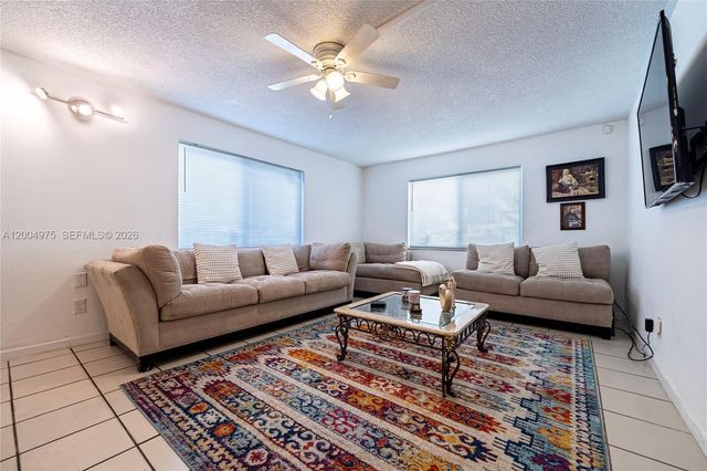 4524 SW 54th St 501-W, Dania Beach, FL 33314