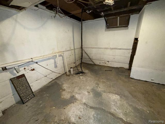 15900 Coram Street, Detroit, MI 48205