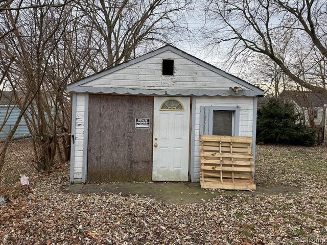 15900 Coram Street, Detroit, MI 48205