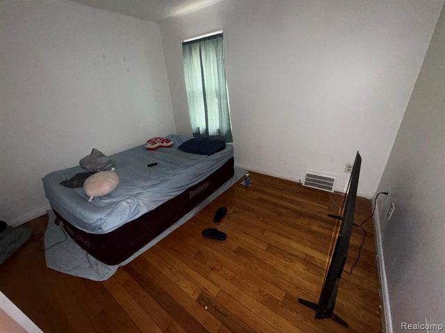 15900 Coram Street, Detroit, MI 48205