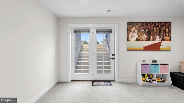 8031 INTERNATIONAL DR, Warrenton, VA 20187