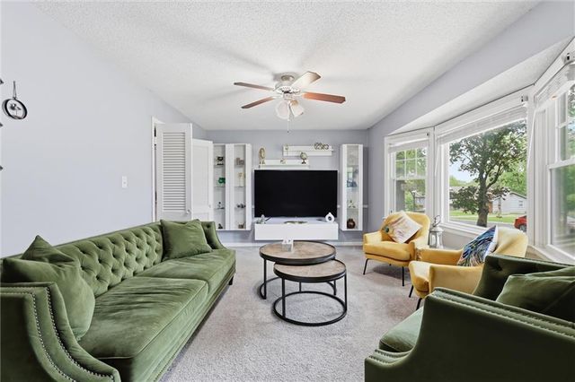 6316 Hedges Avenue, Raytown, MO 64133