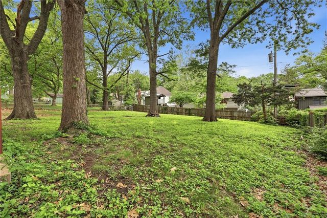 6316 Hedges Avenue, Raytown, MO 64133