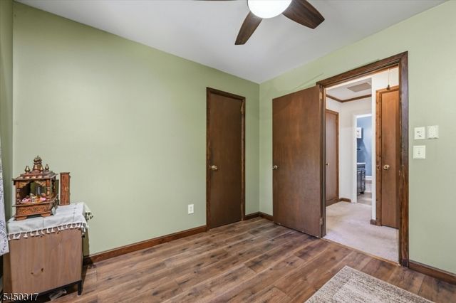 2 Oak Dr, Hampton Twp., NJ 07860