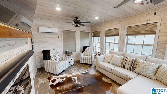 40 COUNTY ROAD 2038, Crane Hill, AL 35053