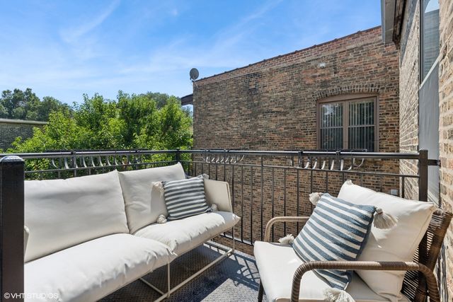 717 W Briar Place 3W, Chicago, IL 60657