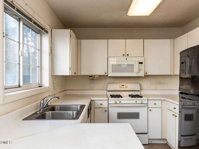 1508 Beacon Village Drive, Raleigh, NC 27604