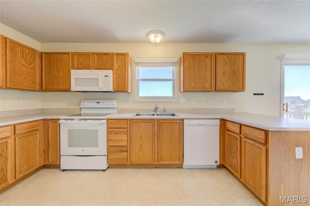 1059 Chesterfield Drive, Wentzville, MO 63385