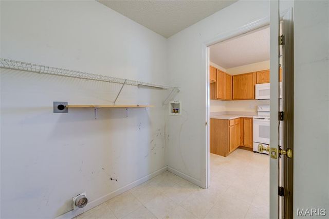 1059 Chesterfield Drive, Wentzville, MO 63385