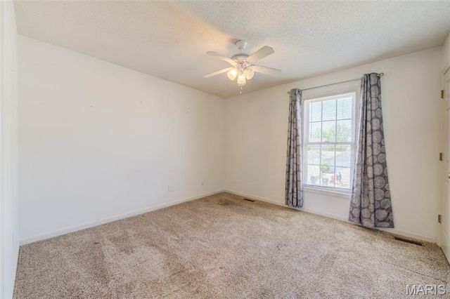 1059 Chesterfield Drive, Wentzville, MO 63385