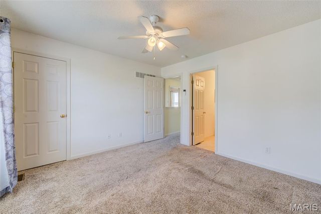 1059 Chesterfield Drive, Wentzville, MO 63385