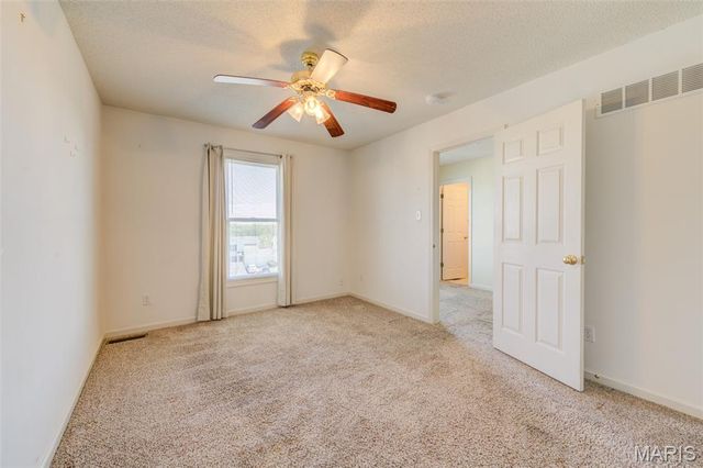 1059 Chesterfield Drive, Wentzville, MO 63385