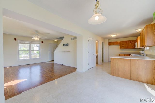 1059 Chesterfield Drive, Wentzville, MO 63385