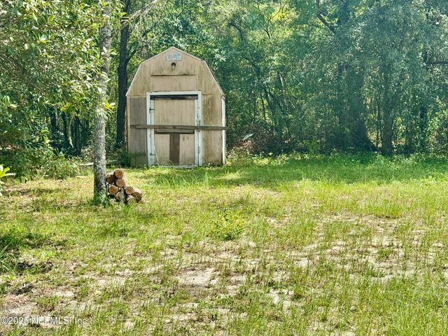 267 LAKEVIEW Court, Interlachen, FL 32148