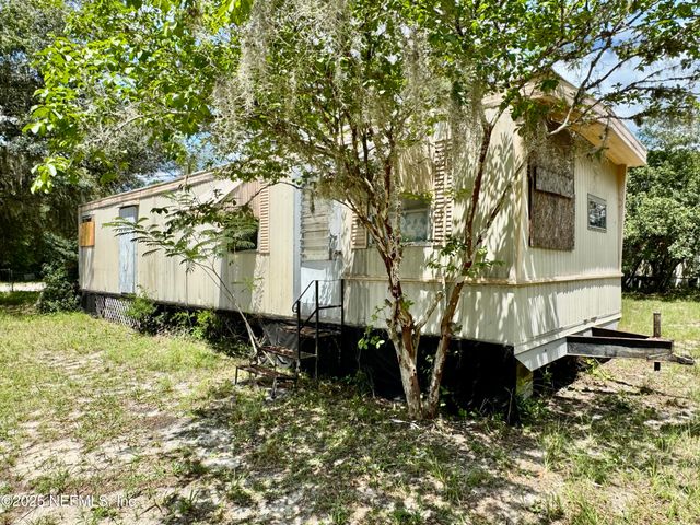 267 LAKEVIEW Court, Interlachen, FL 32148