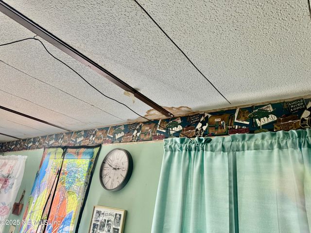 267 LAKEVIEW Court, Interlachen, FL 32148