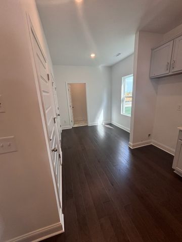 977 Nance Ln, Lebanon, TN 37087