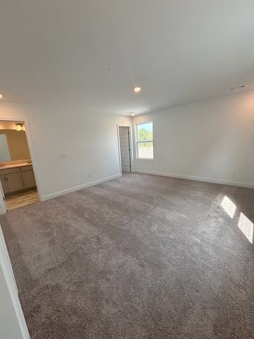 977 Nance Ln, Lebanon, TN 37087