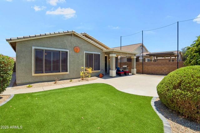29906 N Little Leaf Drive, San Tan Valley, AZ 85143
