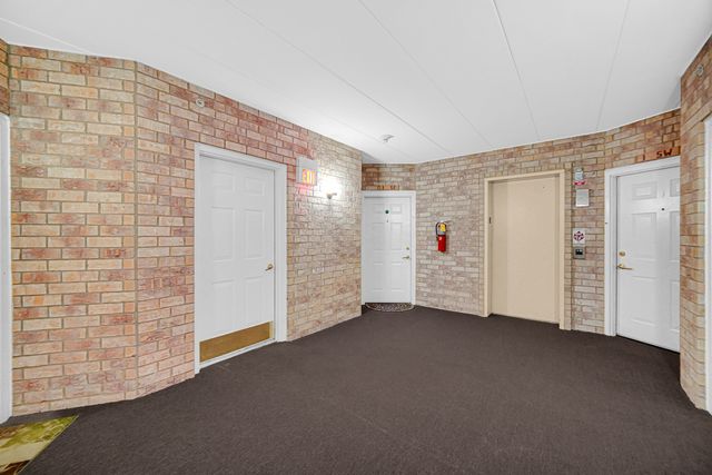 7779 Bristol Park Drive 1SE, Tinley Park, IL 60477