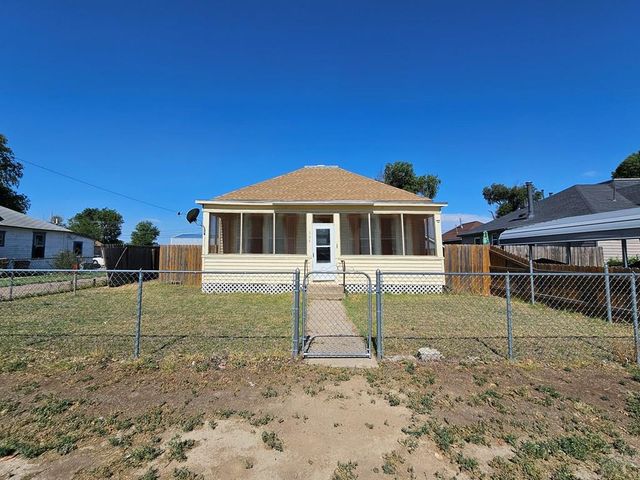 208 S 6th St, Holly, CO 81047