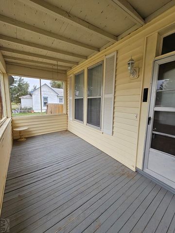 208 S 6th St, Holly, CO 81047