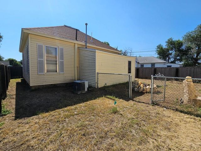 208 S 6th St, Holly, CO 81047