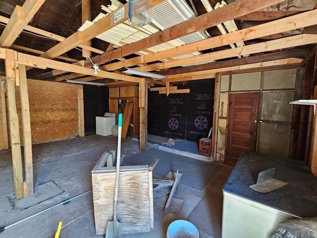 208 S 6th St, Holly, CO 81047