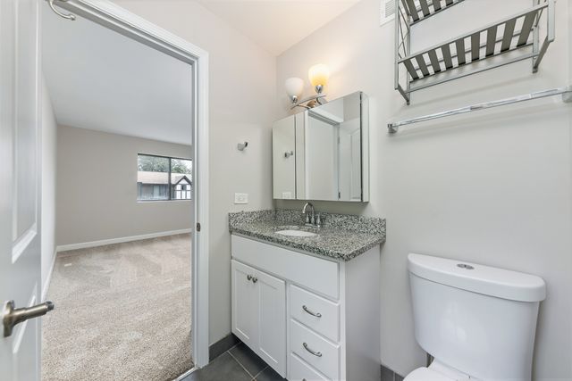 1736 S Washington Street G33, Naperville, IL 60565