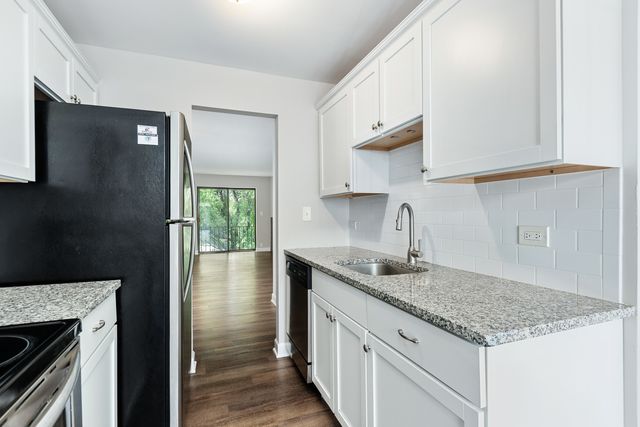 1736 S Washington Street G33, Naperville, IL 60565