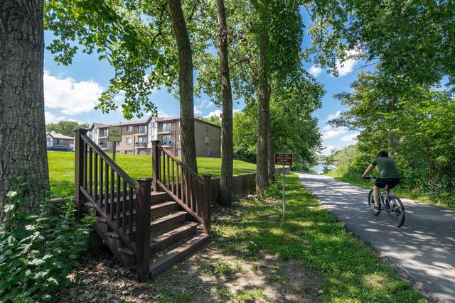 1736 S Washington Street G33, Naperville, IL 60565