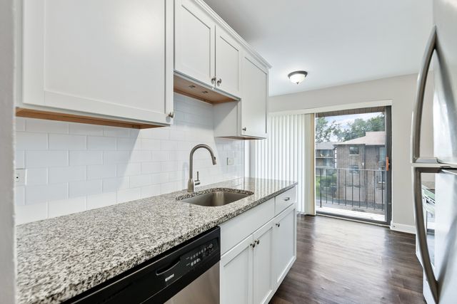 1736 S Washington Street G33, Naperville, IL 60565