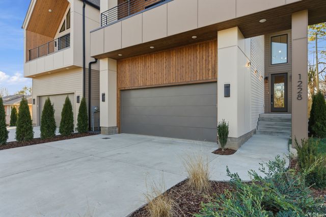 1228 Preston Dr, Nashville, TN 37206