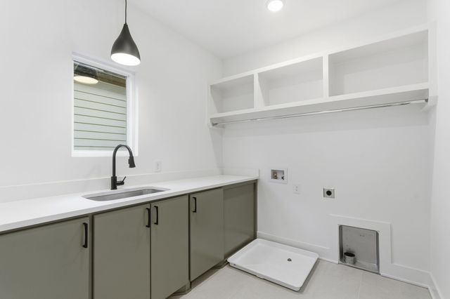 1228 Preston Dr, Nashville, TN 37206