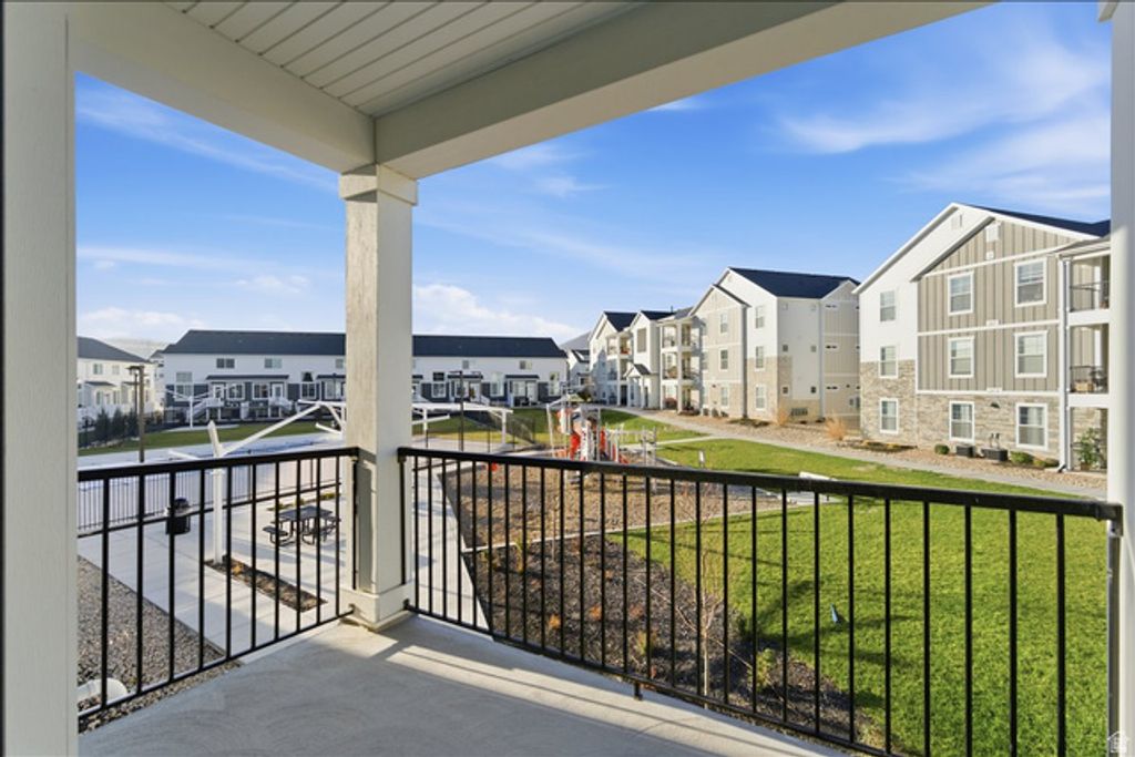 938 W CORAL CHARM WAY #L202, Saratoga Springs, UT 84045 — exterior