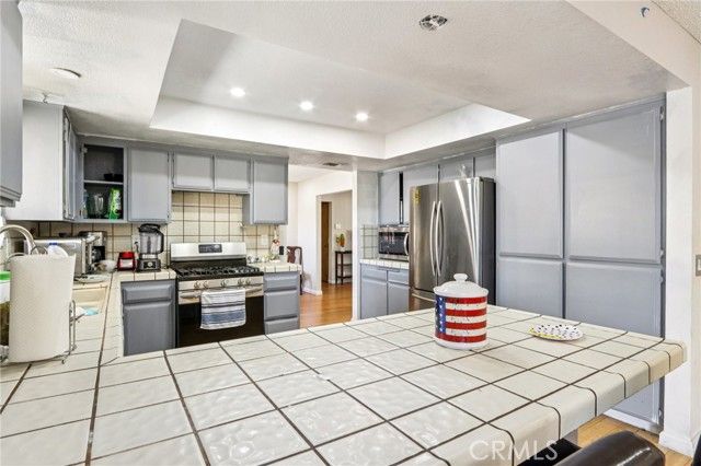 14057 Crow, Apple Valley, CA 92307