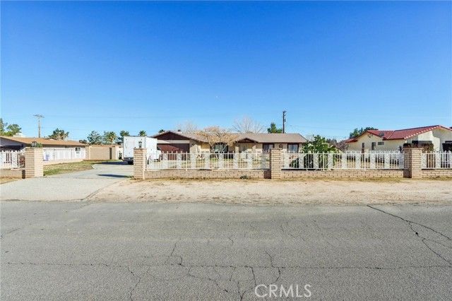 14057 Crow, Apple Valley, CA 92307